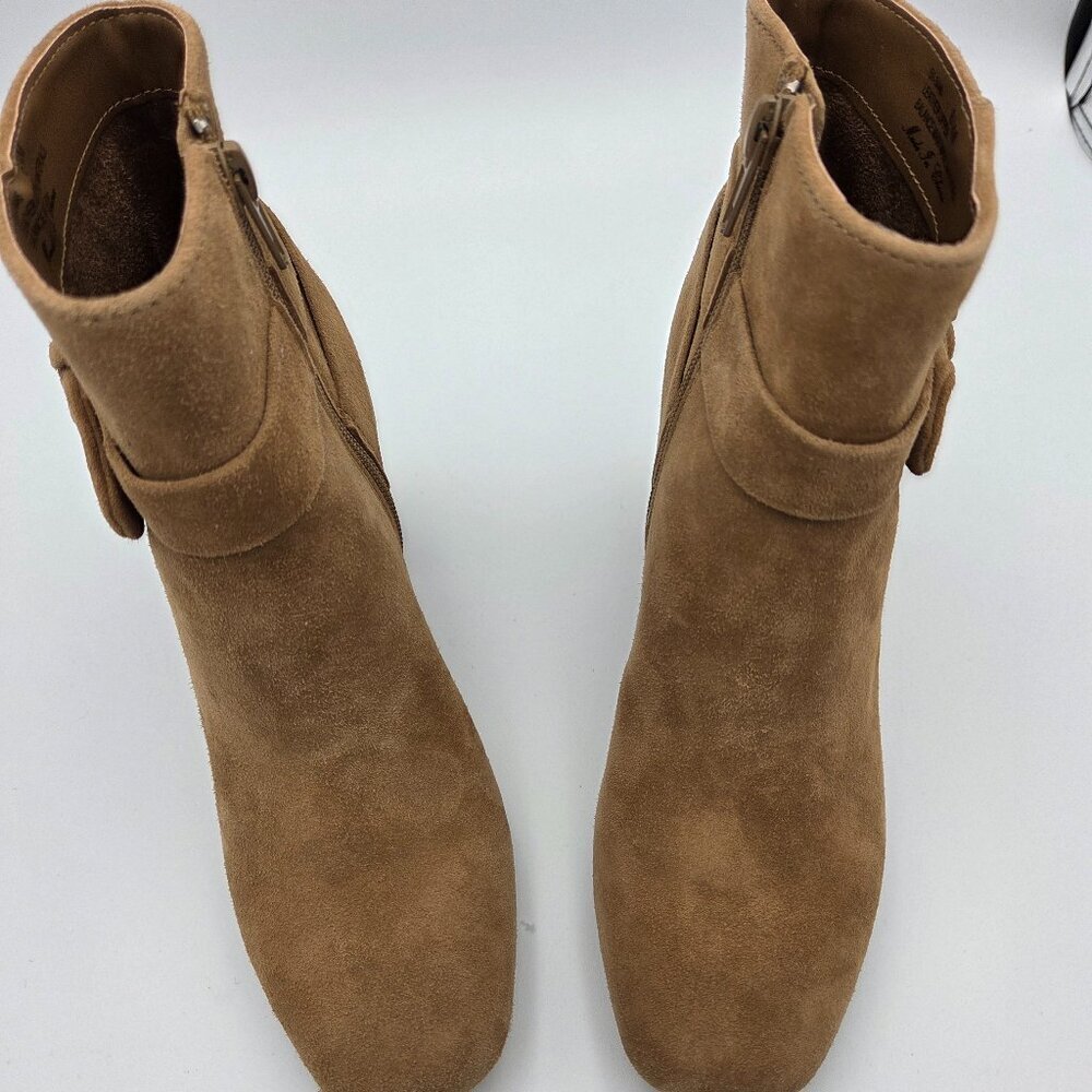 Bella Vita 6.5M Beige Suede Short Dress Boot w/Zipper Sides & 3" Chunk Heel.
